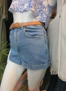 女装品牌推荐与零售趋势解读 从经典到新兴的时尚选择