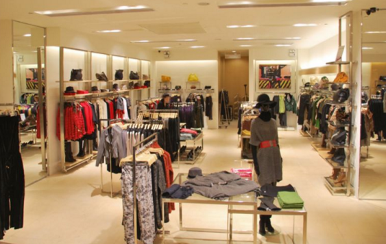品牌折扣店加盟指南 服装零售领域风险与机遇全解析